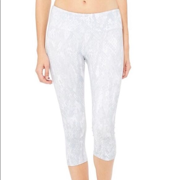 Alo Yoga Airbrush Vapor Python Capri Leggings Size Medium - Picture 1 of 13